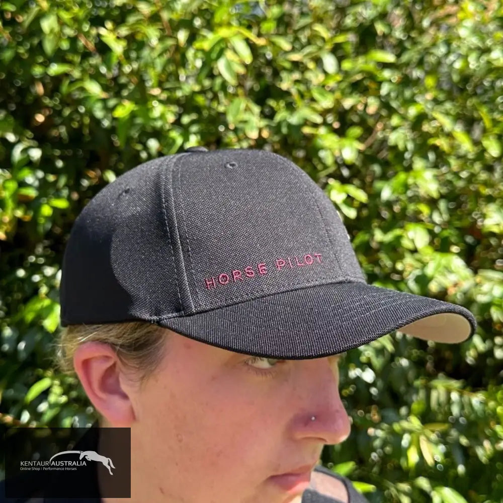 Horse Pilot ’Flexfit’ Cap Black / M Rider Accessories