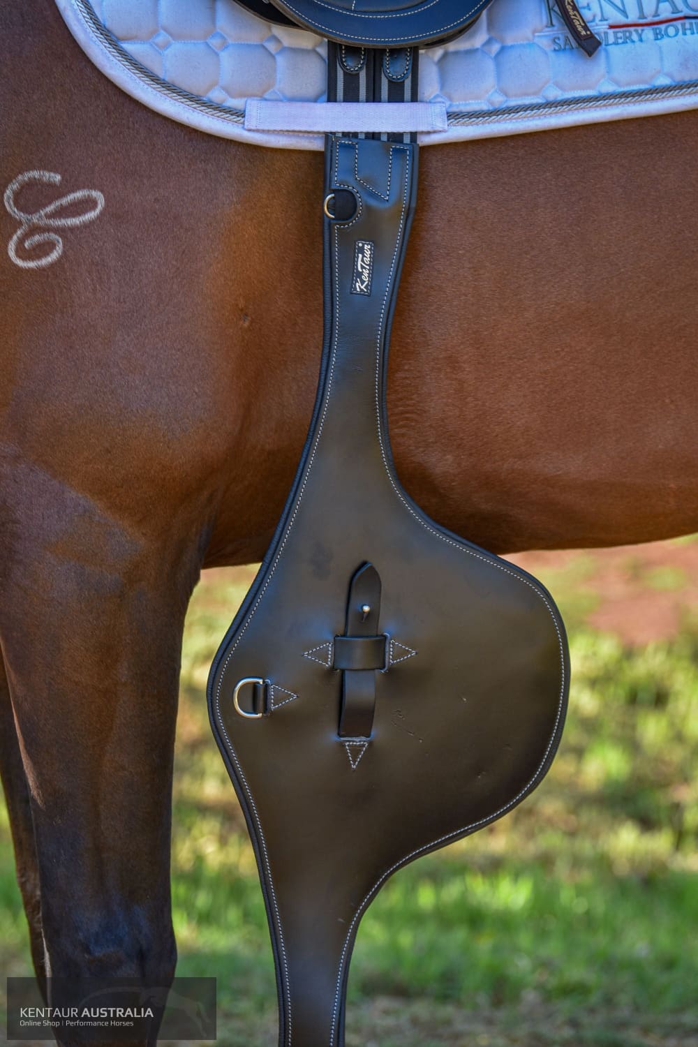 Kentaur ’Cassis’ Stud Girth jumping girths