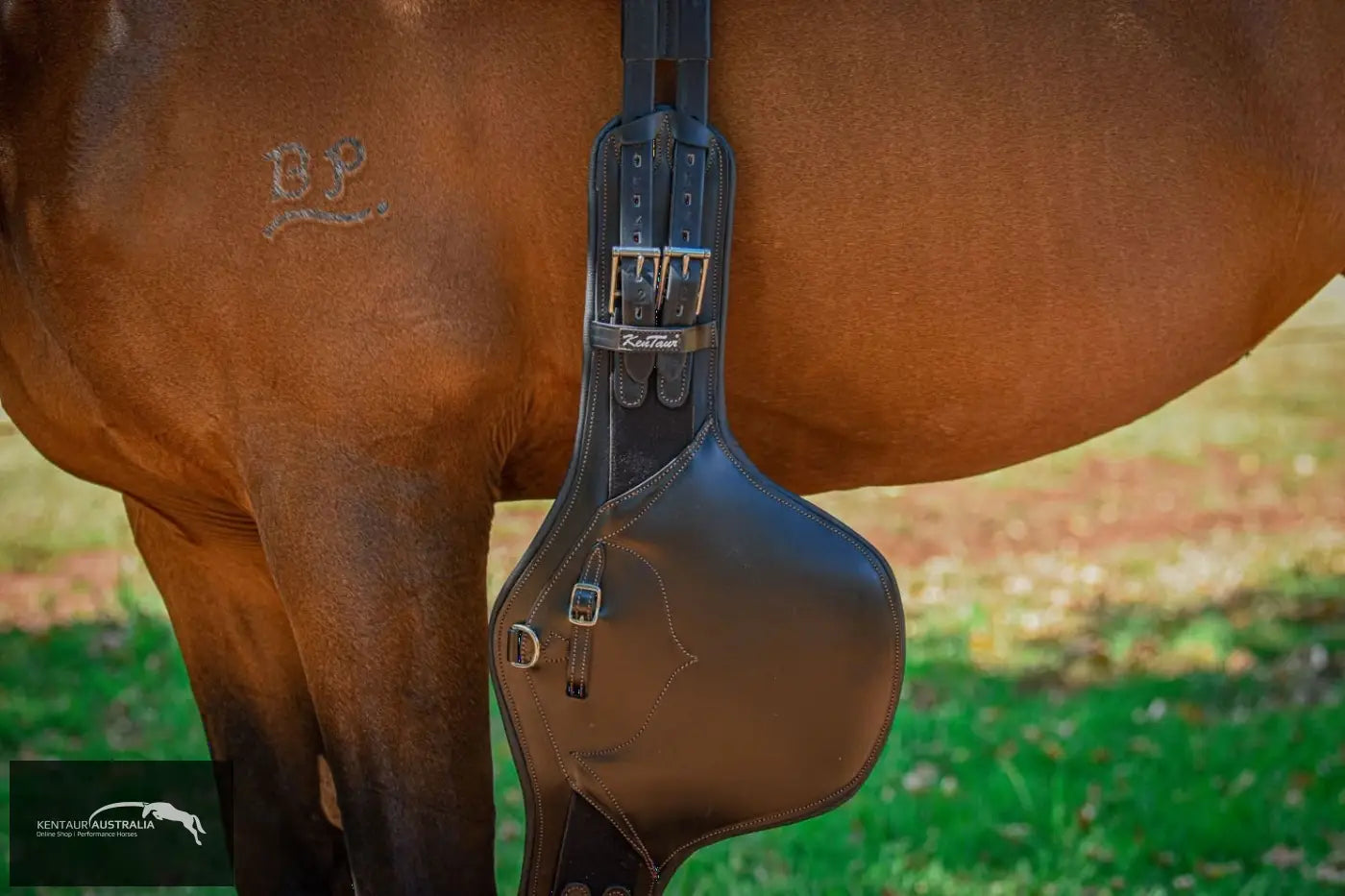Kentaur ’Camarque’ Stud Girth jumping girths