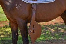 Load image into Gallery viewer, Kentaur ’Cassis’ Stud Girth jumping girths